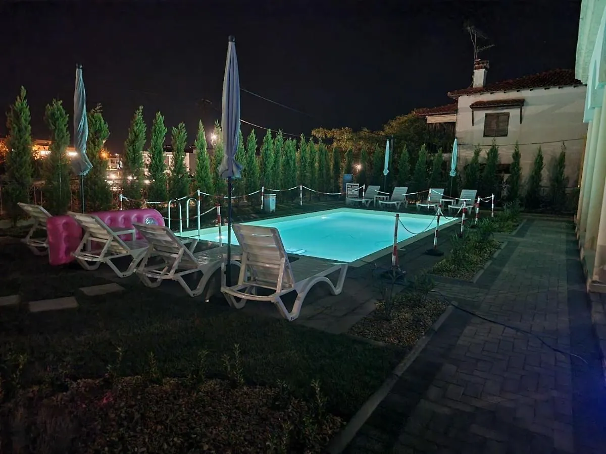 Hermione'S Apartments Nikiti
